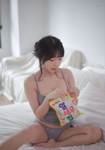 他揉捏她两乳不停呻吟微博_超清免费观看视频